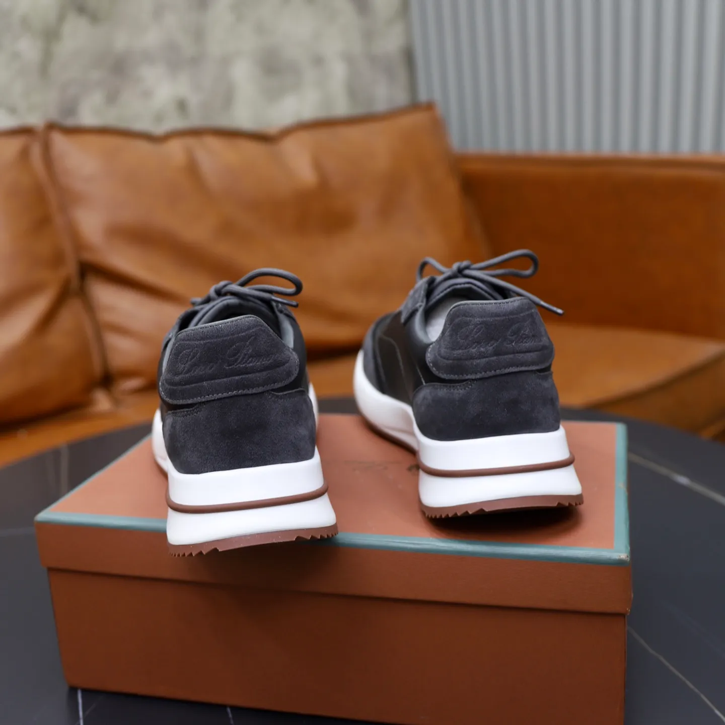 Ex-factory price: 462💰Loropiana LP men's shoes ♞size; 38-44 "45. Customized" original leather splicing. It is really easy to wear, lazy, relaxed, casual, perfect comfort, and there are many color choices, and they all look good with clothes. Is it true that Loropiana can bring social value? “Loropiana is the best thing money can buy”